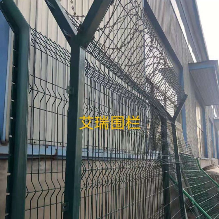 河南監(jiān)獄金屬鋼網墻擴建工程完畢